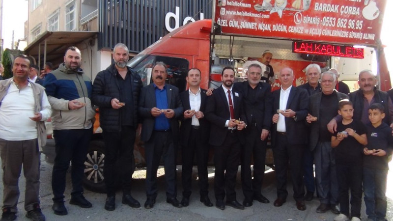   Ardahanlılar Darıca’da Atatürk için lokma dağıttı (VİDEOLU HABER)