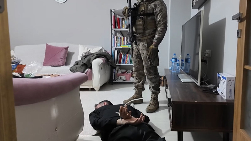 Polisten Kocaeli'nde DEAŞ'a operasyon: 37 gözaltı (VİDEO HABER)