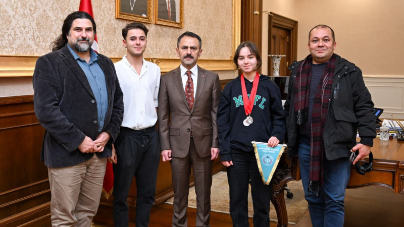 Vali Aktaş, Körfez Buz Spor Kulübü Başkanı Eroğlu’nu ağırladı