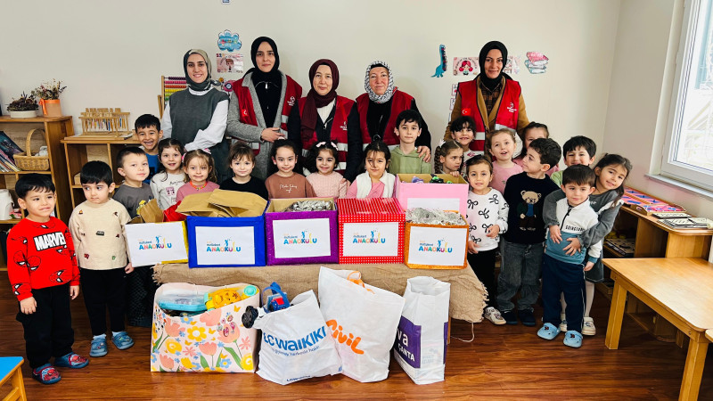 İyilik Kervanı Derneği  ile Özel KÜÇÜK ELLERDEN DEV YÜREKLİ DOKUNUŞ: 