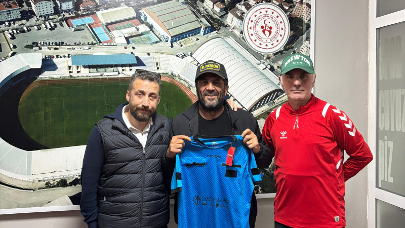 Trio Hakemlerinden “Bedri Usta”ya  hediye....