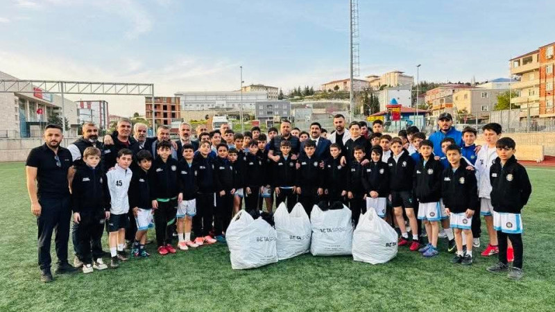 İŞ İNSANI ENVER YILDIRIM ‚DAN  SPOR TAM DESTEK