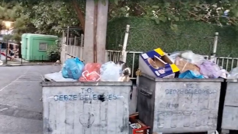 Gebze’nin bu mahallesi’nde hafta sonu çöpler toplanmıyor mu?