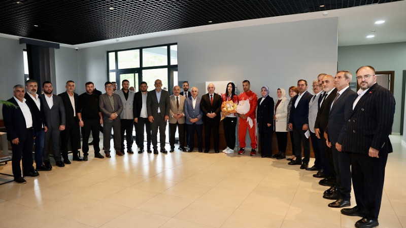 Darıca’nın Dünya Şampiyonu ödüllendirildi