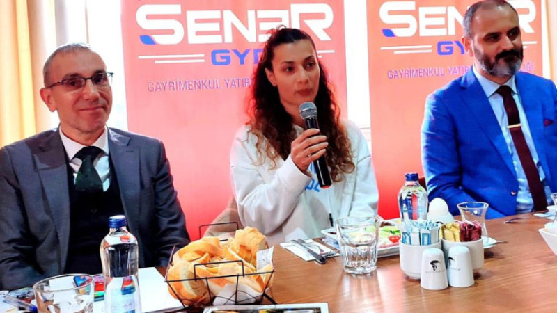 Gebzeli Ayşen Taşkın Hindistan yolcusu