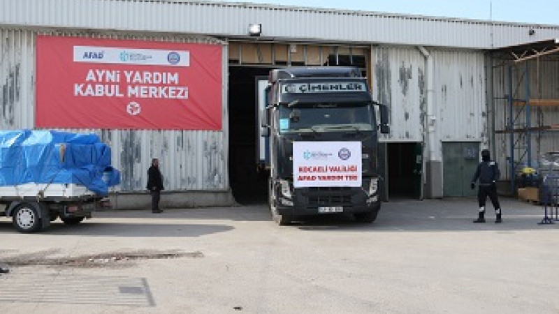 Kocaeli'den  deprem bölgesine 329 tır