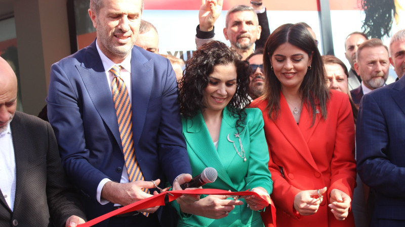 Yudum Kaşıkçı'dan  görkemli SİM açılışı