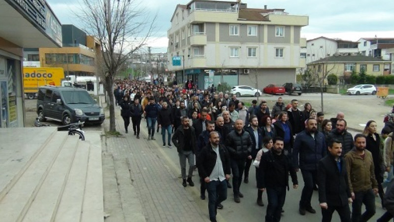 Darıca’da öğretmenler yürüdü