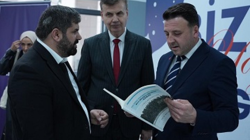 Türel’den  Gebzeli  yazarlara destek