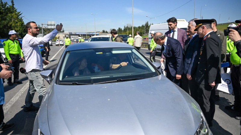 Vali Yavuz, Gebzeli tatilcileri uğurladı
