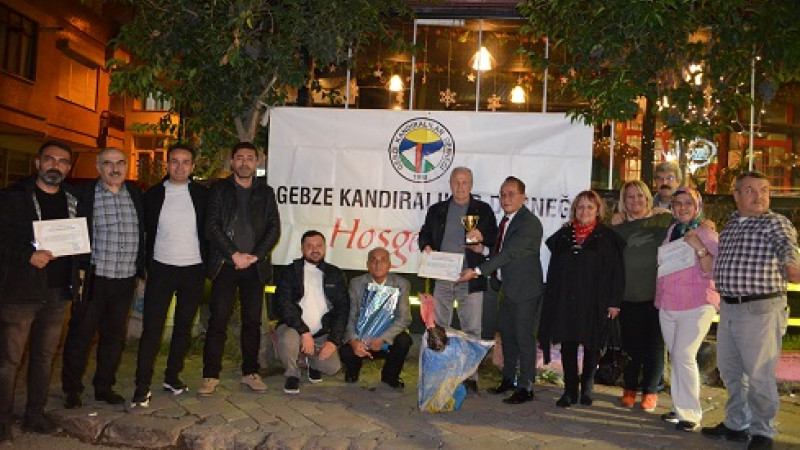 Gebze Kandıralılar Derneği’nden tavla şampiyonuna Kandıra hindisi…