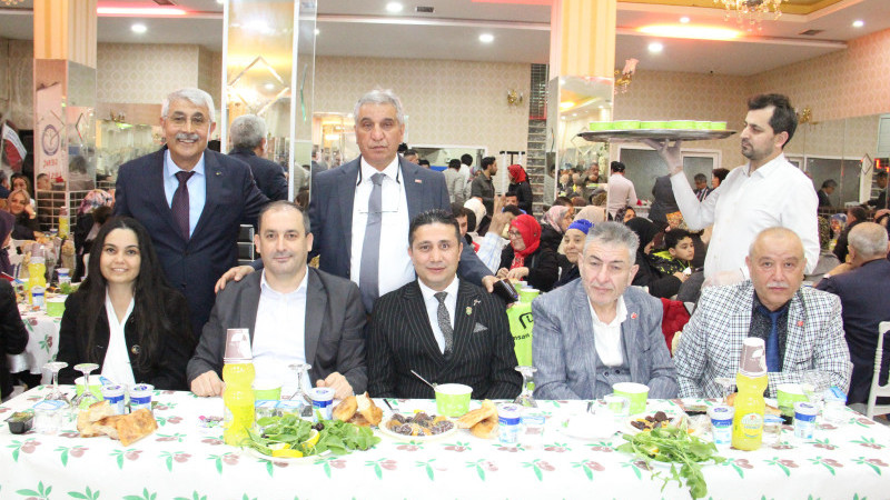Turanalp, Gebze'yi iftarda buluşturdu 