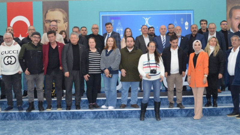 Darıca Belediye Başkanı Bıyık, medya mensuplarıyla sahurda buluştu