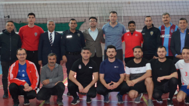 Darıca’da polislerle STK temsilcileri  dostluk maçında buluştu