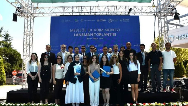 GOSB Teknopark’ta heleceği kodlayan gençler ilk sertifikalarını aldı!